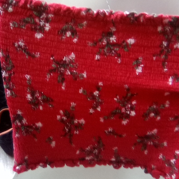 Red Floral Tube Crop Top - Picture 4 of 15